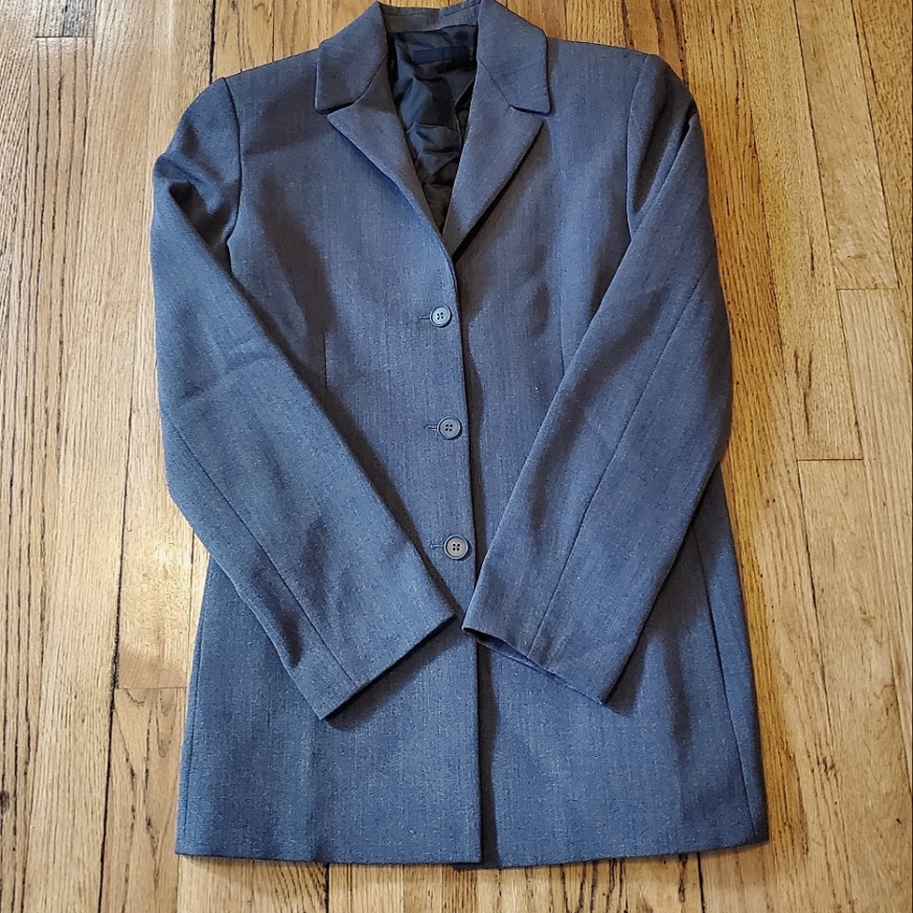 Emporio Armani women's blazer. Grey. Size 42 (Italy) fits like US 32/34